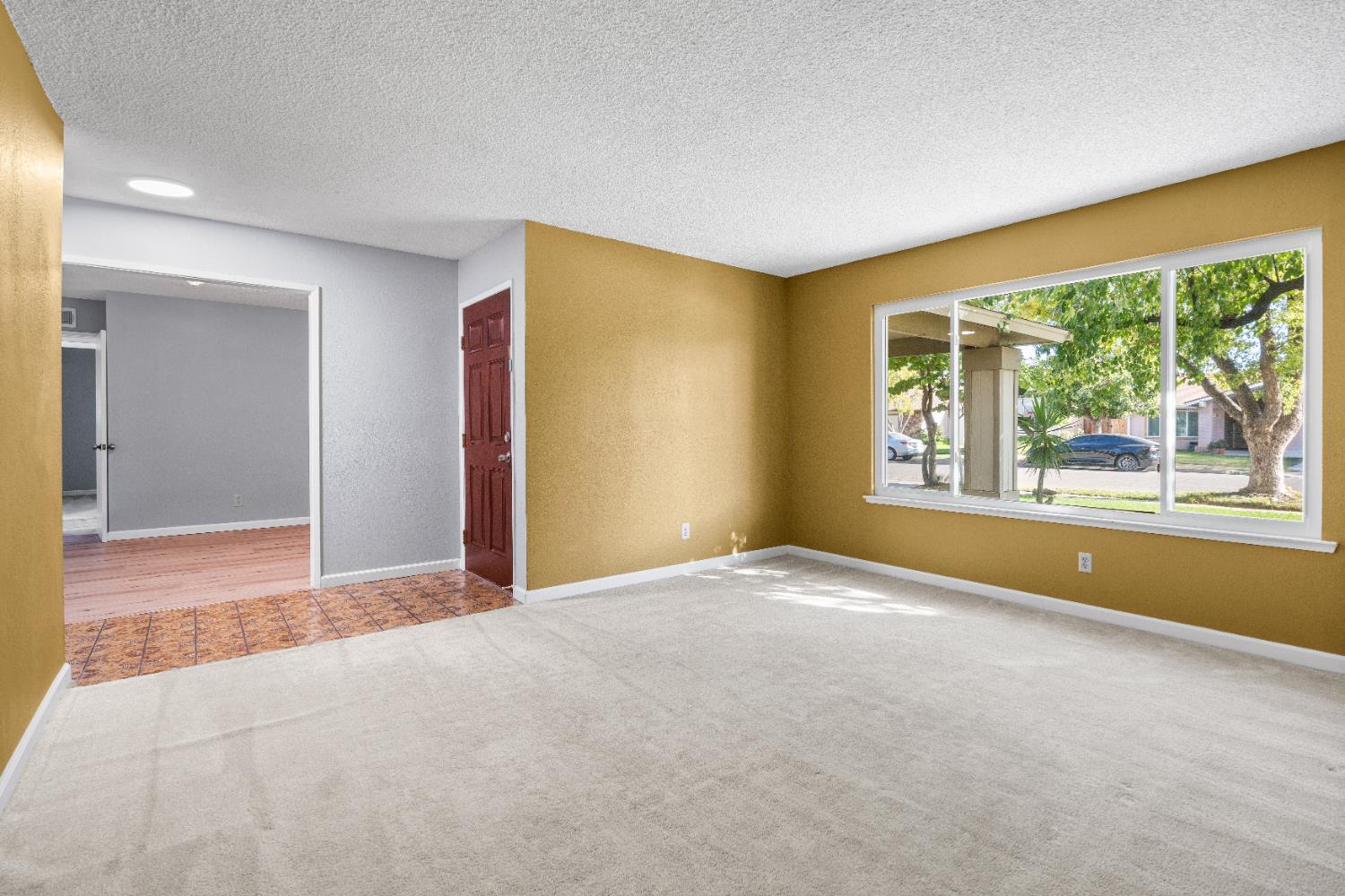 248 W Palo Alto Ave, Fresno, CA 93704