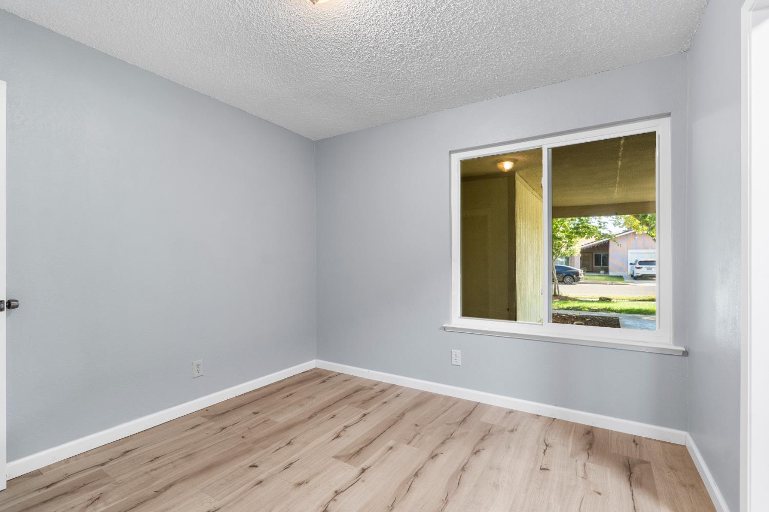 248 W Palo Alto Ave, Fresno, CA 93704