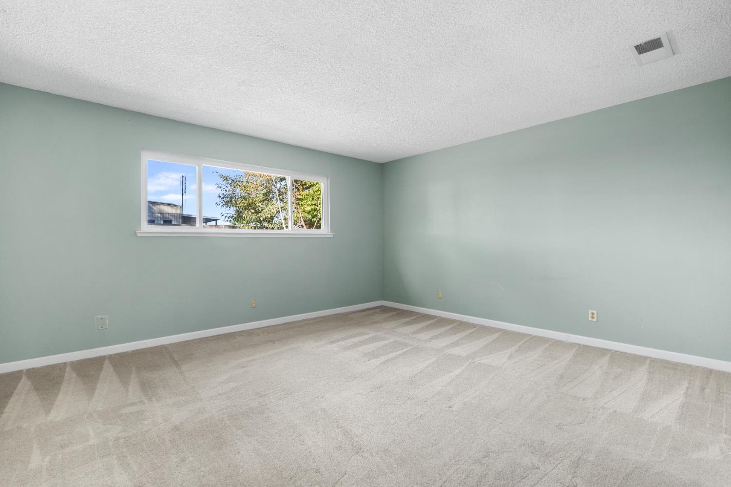 248 W Palo Alto Ave, Fresno, CA 93704
