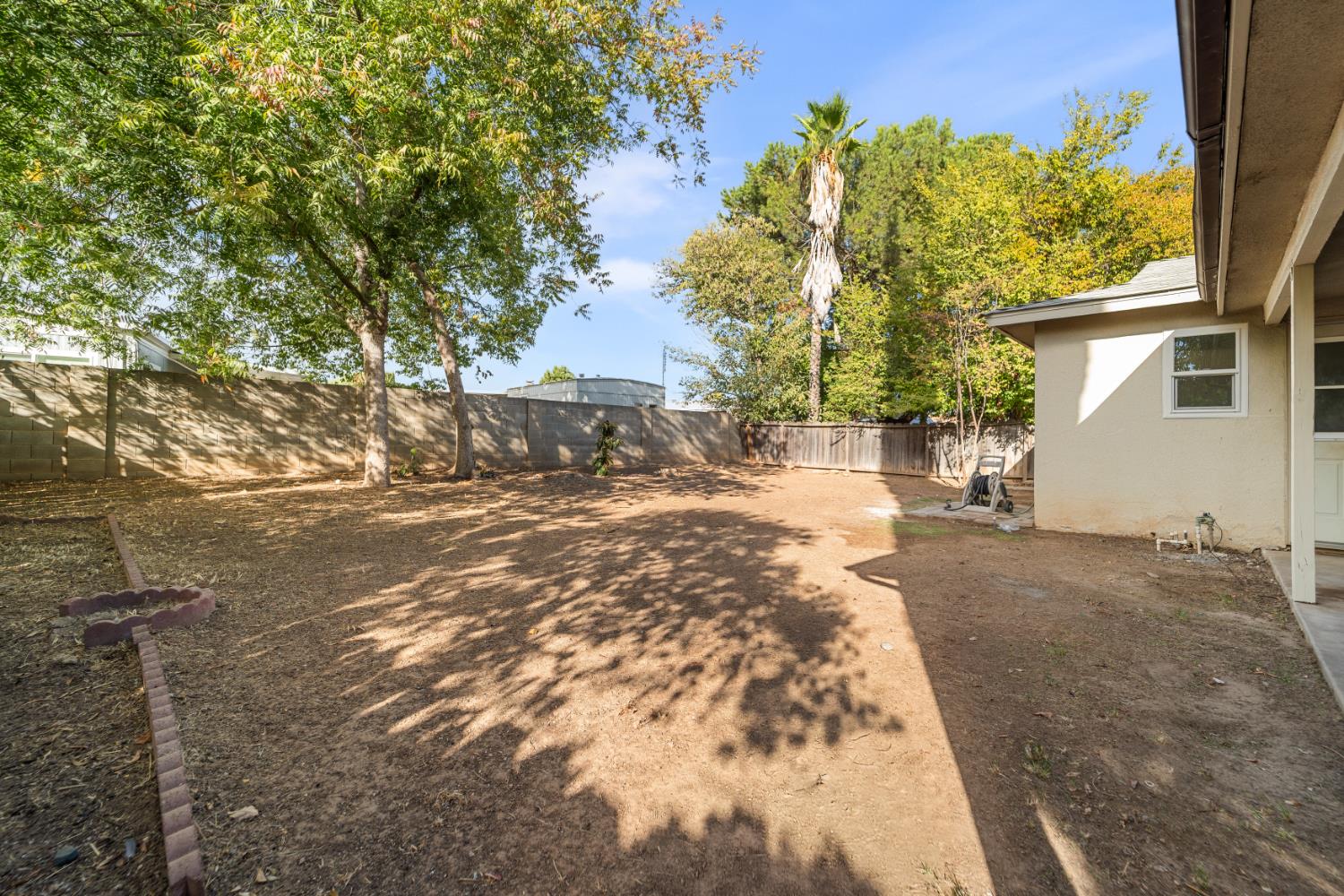 248 W Palo Alto Ave, Fresno, CA 93704