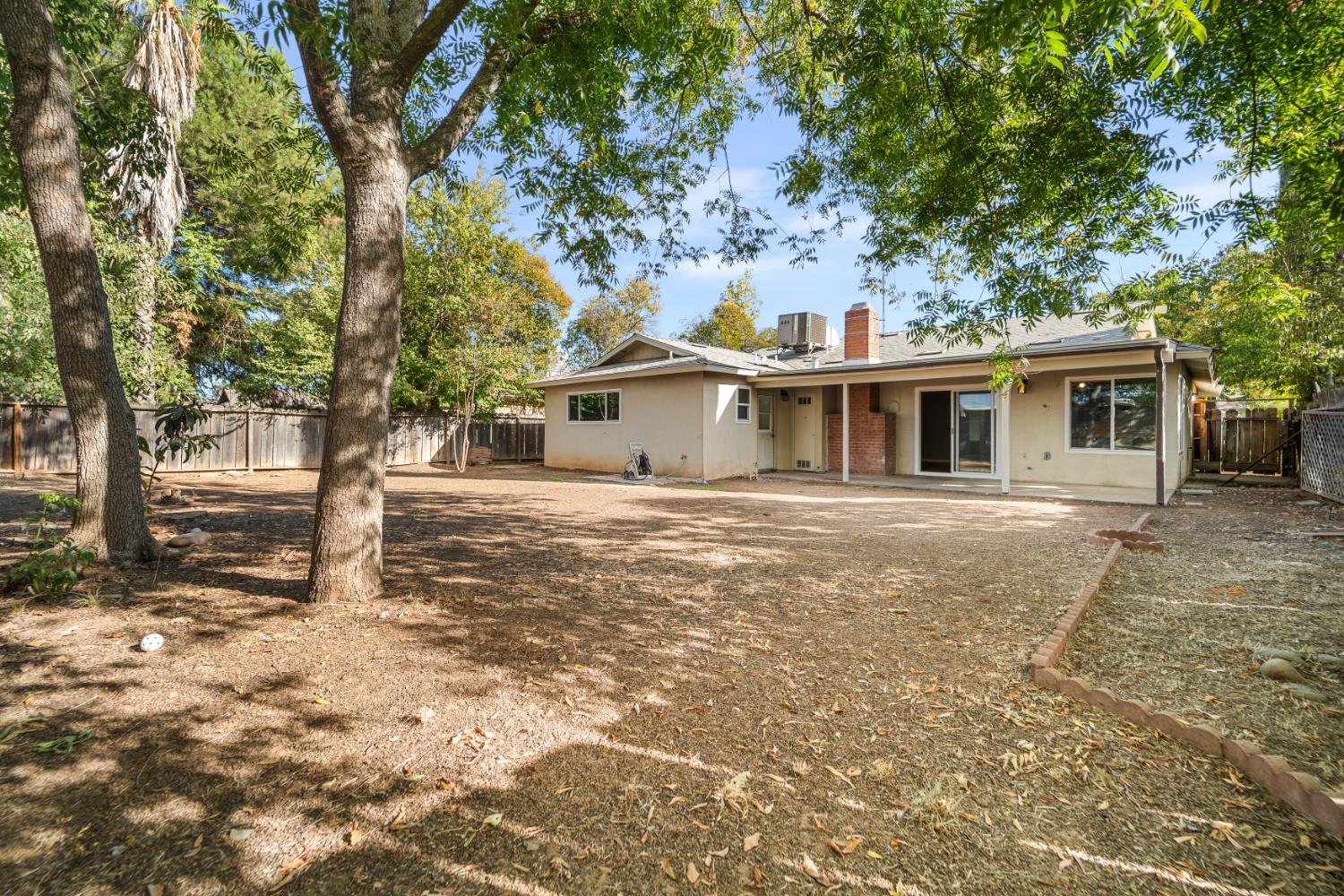 248 W Palo Alto Ave, Fresno, CA 93704