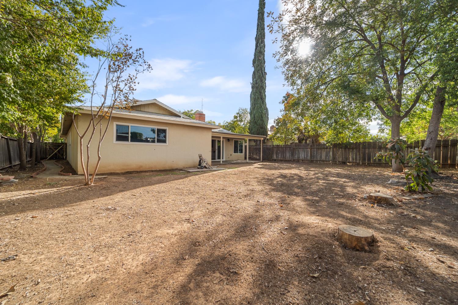 248 W Palo Alto Ave, Fresno, CA 93704