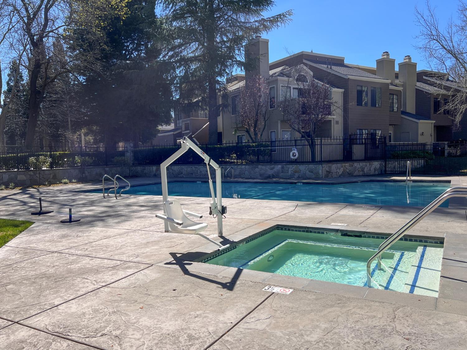 450 Pine Ridge Dr, San Ramon, CA 94582