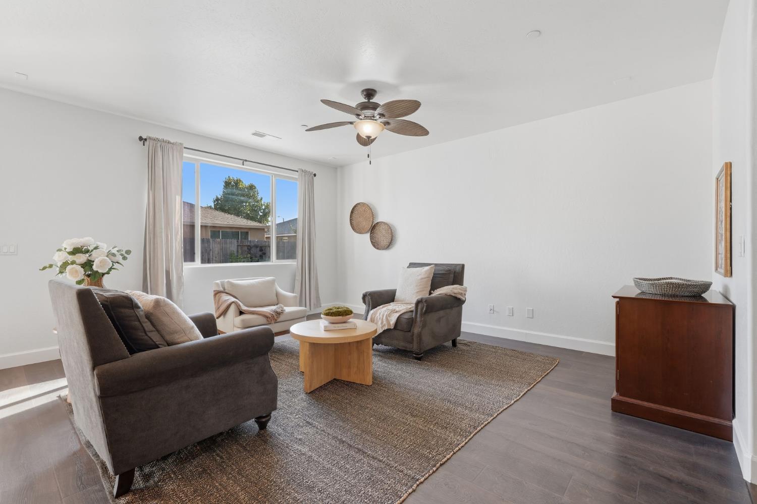 3939 E Laura, Visalia, CA 93292