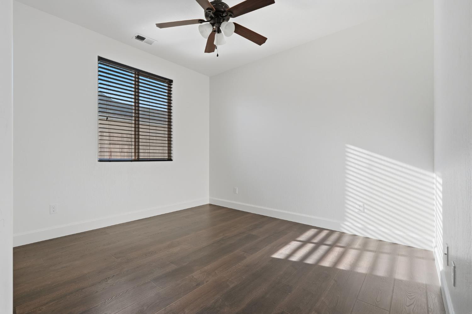 3939 E Laura, Visalia, CA 93292