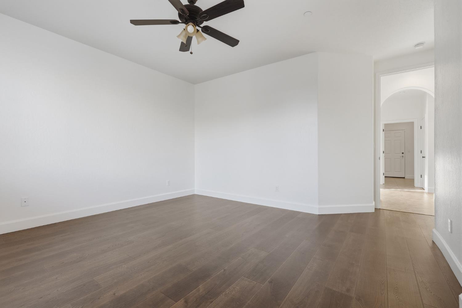 3939 E Laura, Visalia, CA 93292