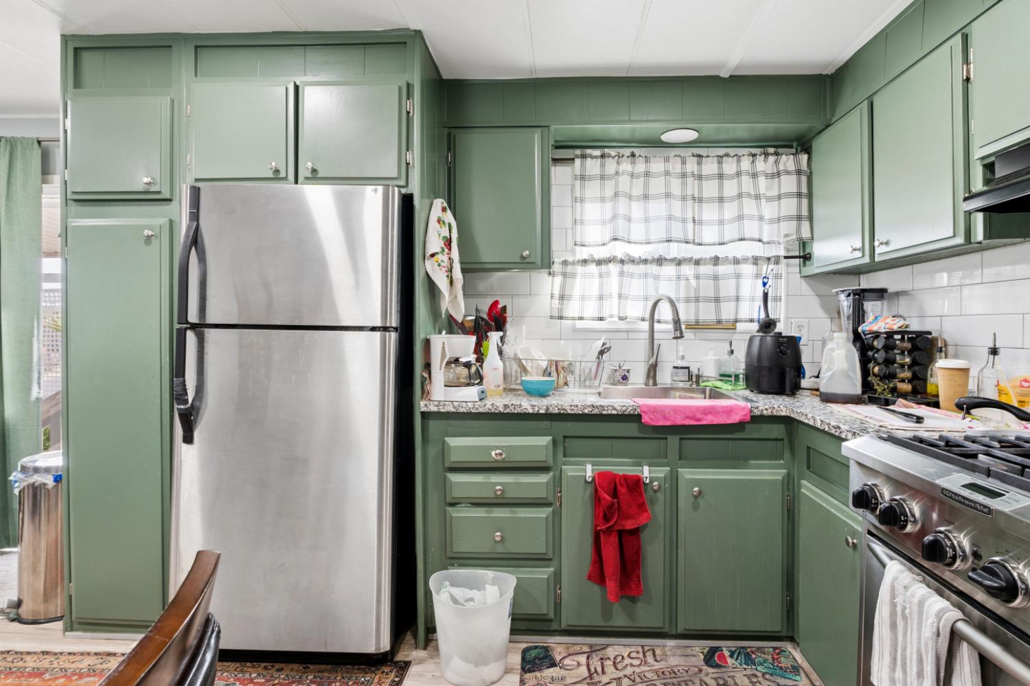 1218 E Cleveland Ave #14, Madera, CA 93638
