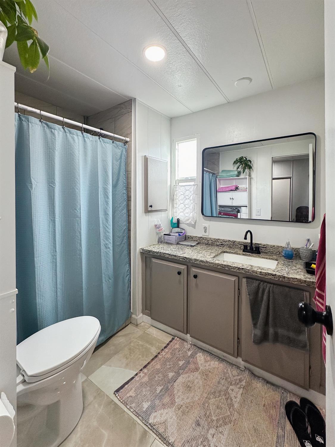 1218 E Cleveland Ave #14, Madera, CA 93638