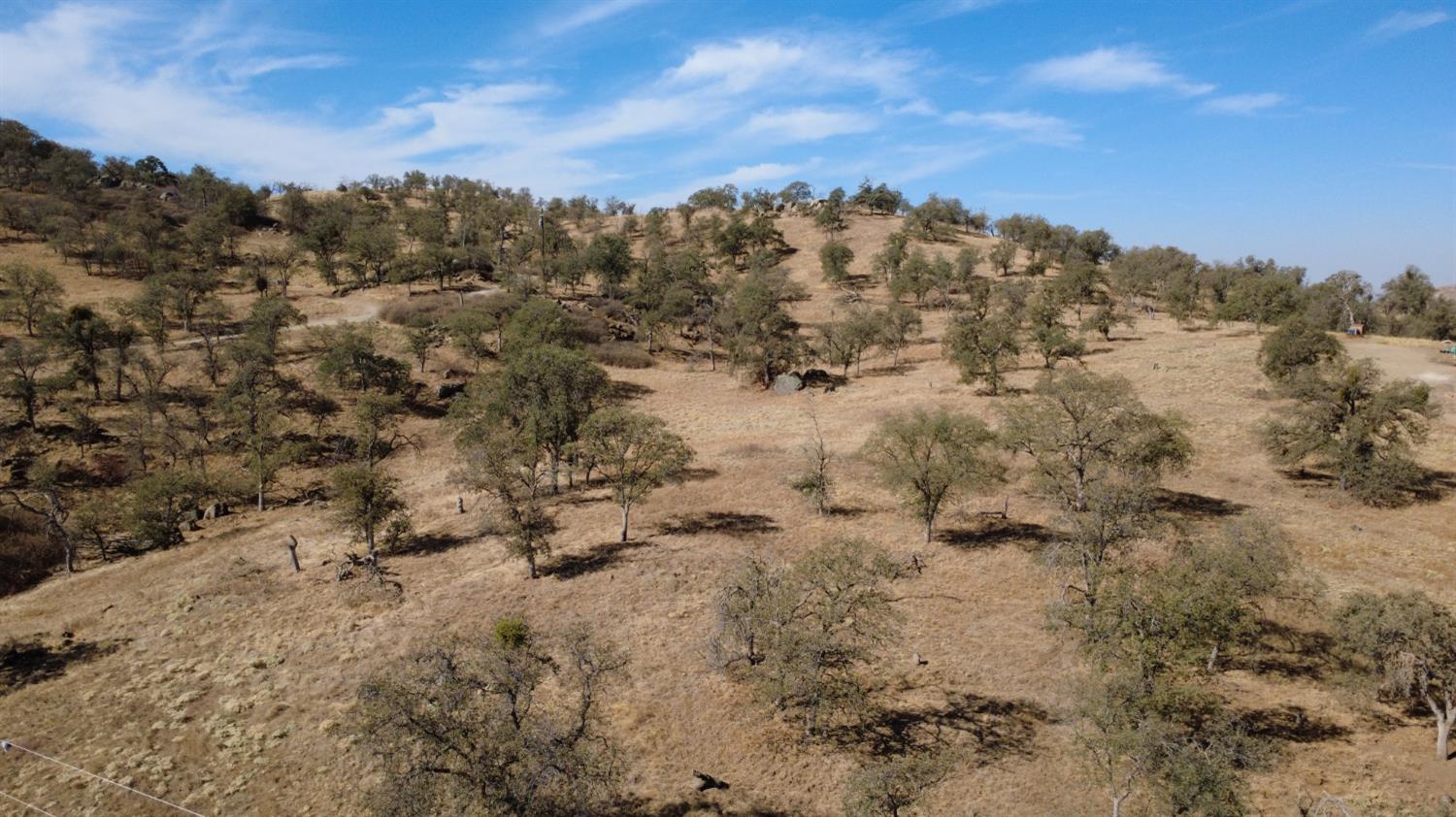 0 0 Wolverine Ln, Yokuts Valley, CA 93675