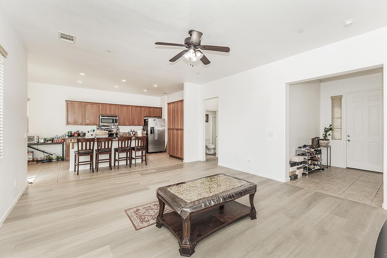 3765 N Pearwood Ave, Fresno, CA 93727