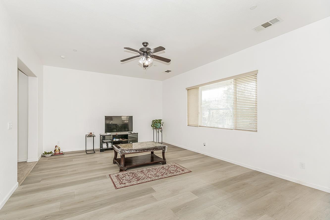 3765 N Pearwood Ave, Fresno, CA 93727