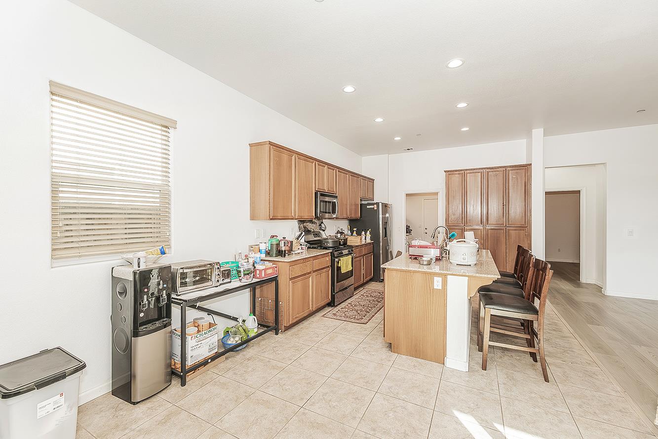 3765 N Pearwood Ave, Fresno, CA 93727