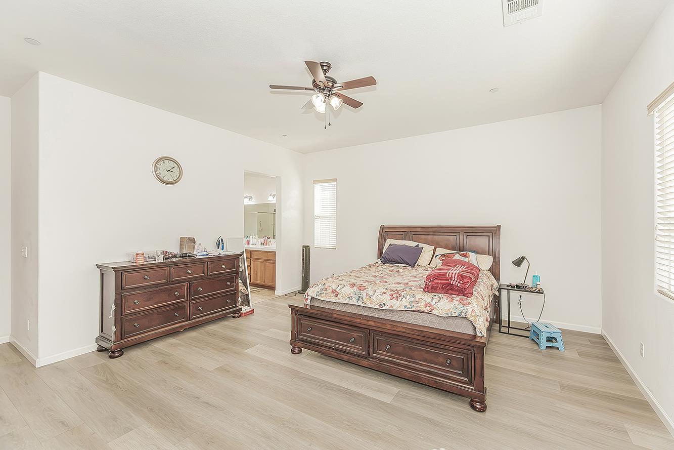 3765 N Pearwood Ave, Fresno, CA 93727