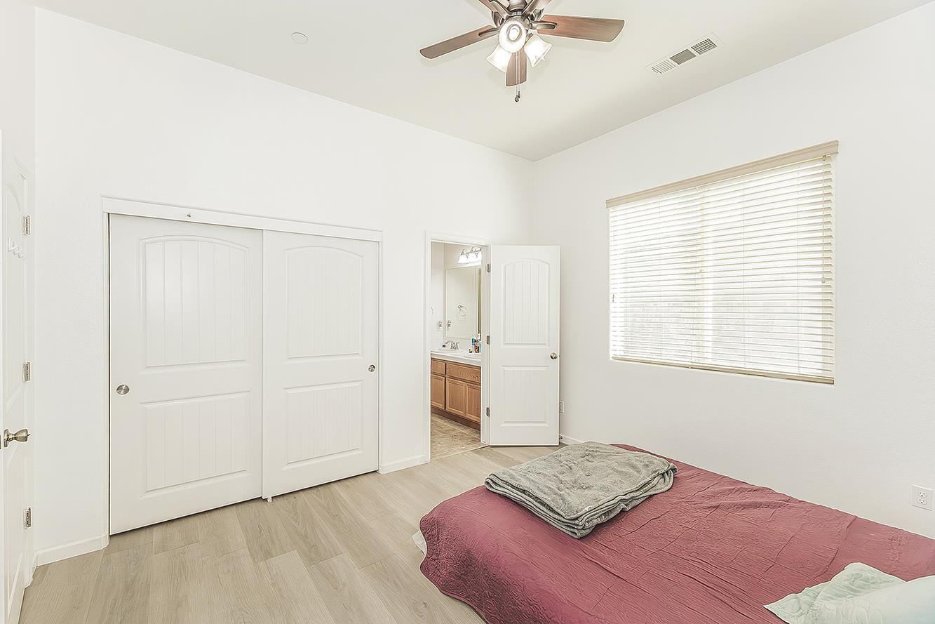 3765 N Pearwood Ave, Fresno, CA 93727