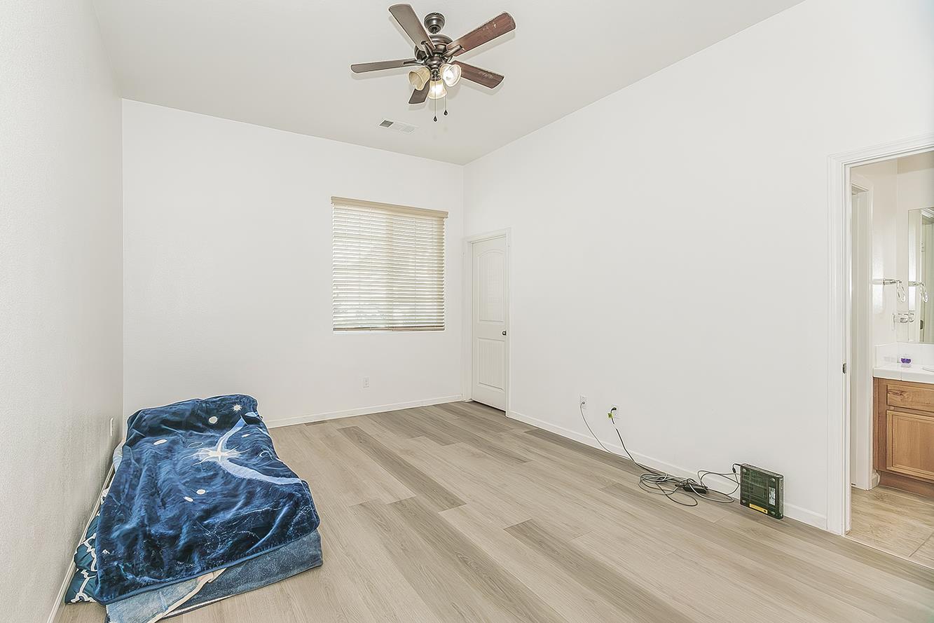 3765 N Pearwood Ave, Fresno, CA 93727