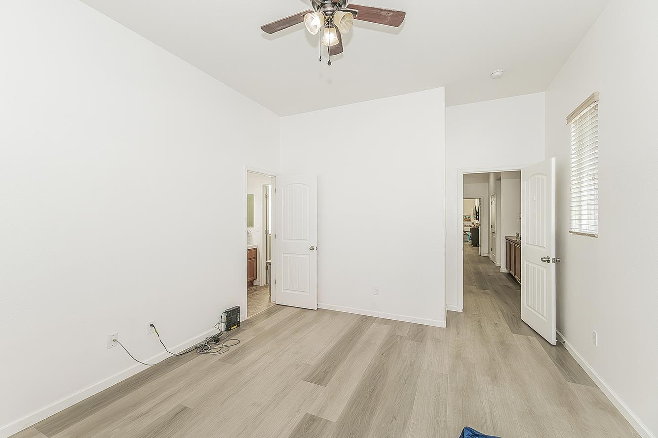 3765 N Pearwood Ave, Fresno, CA 93727