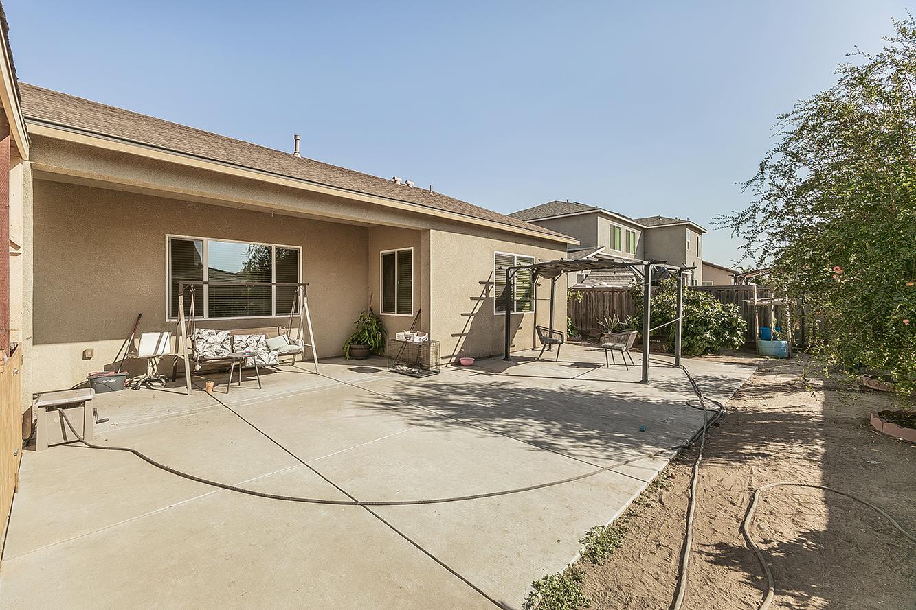 3765 N Pearwood Ave, Fresno, CA 93727