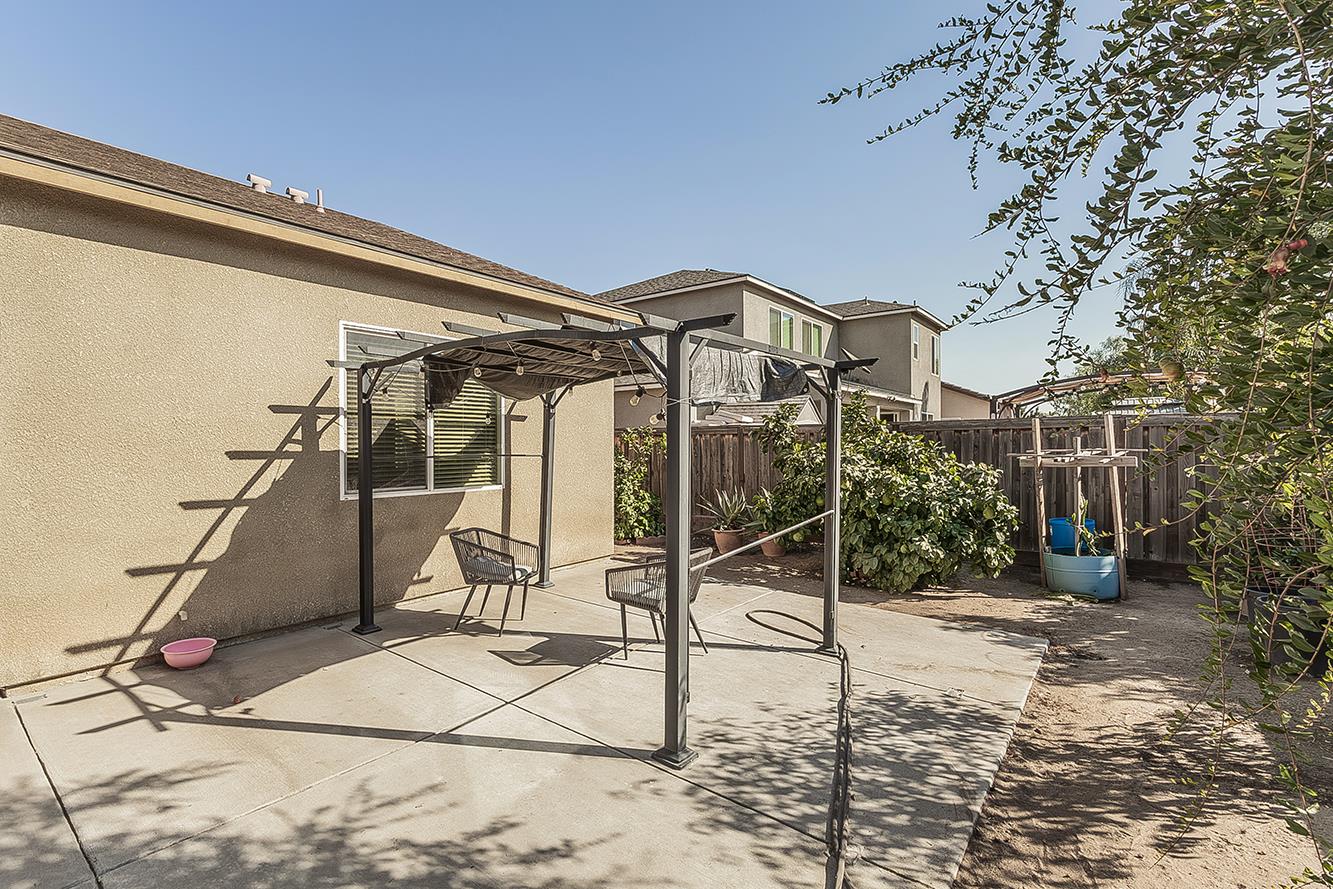 3765 N Pearwood Ave, Fresno, CA 93727