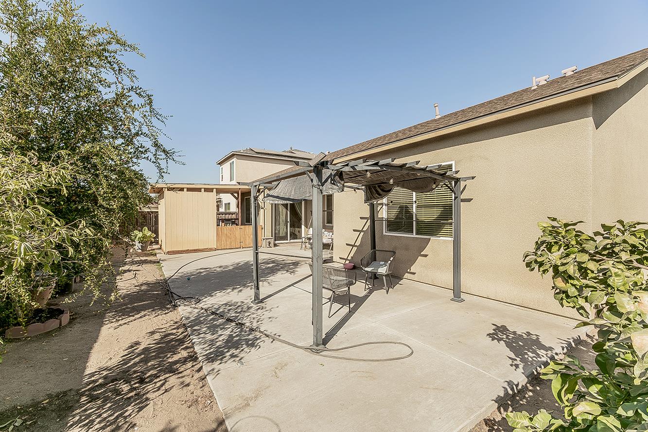 3765 N Pearwood Ave, Fresno, CA 93727