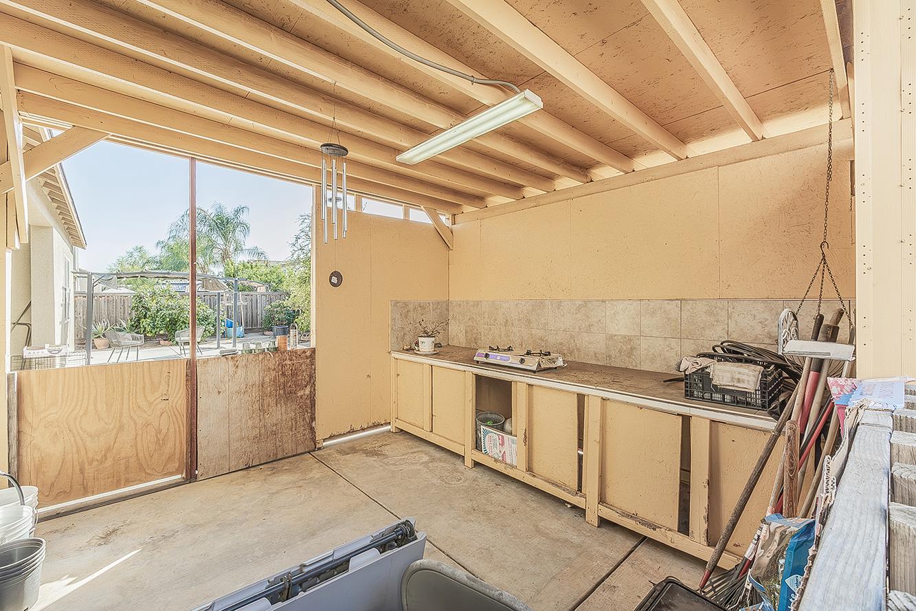 3765 N Pearwood Ave, Fresno, CA 93727