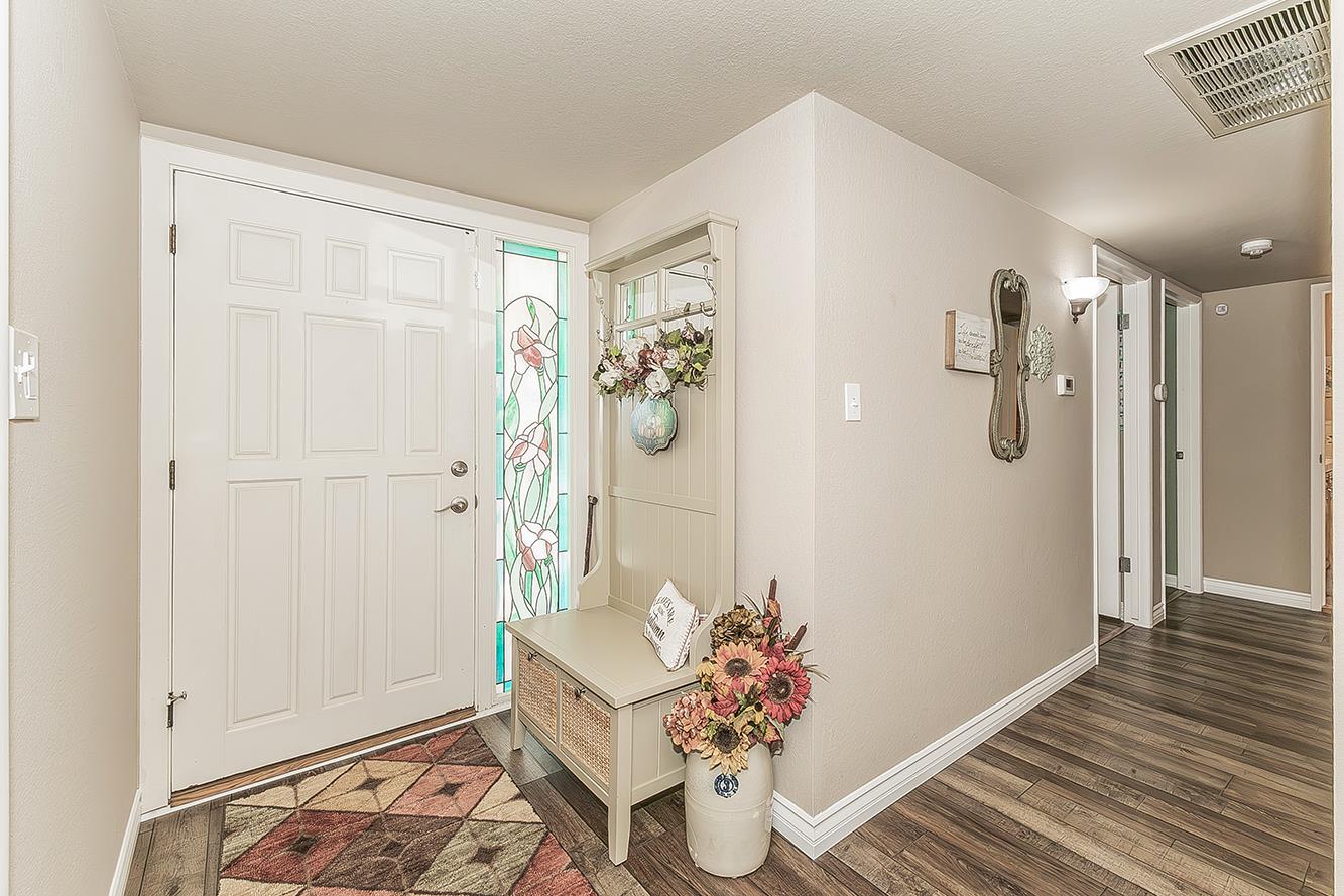 6076 N Spalding Ave, Fresno, CA 93710