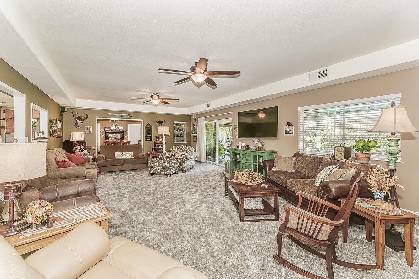 6076 N Spalding Ave, Fresno, CA 93710