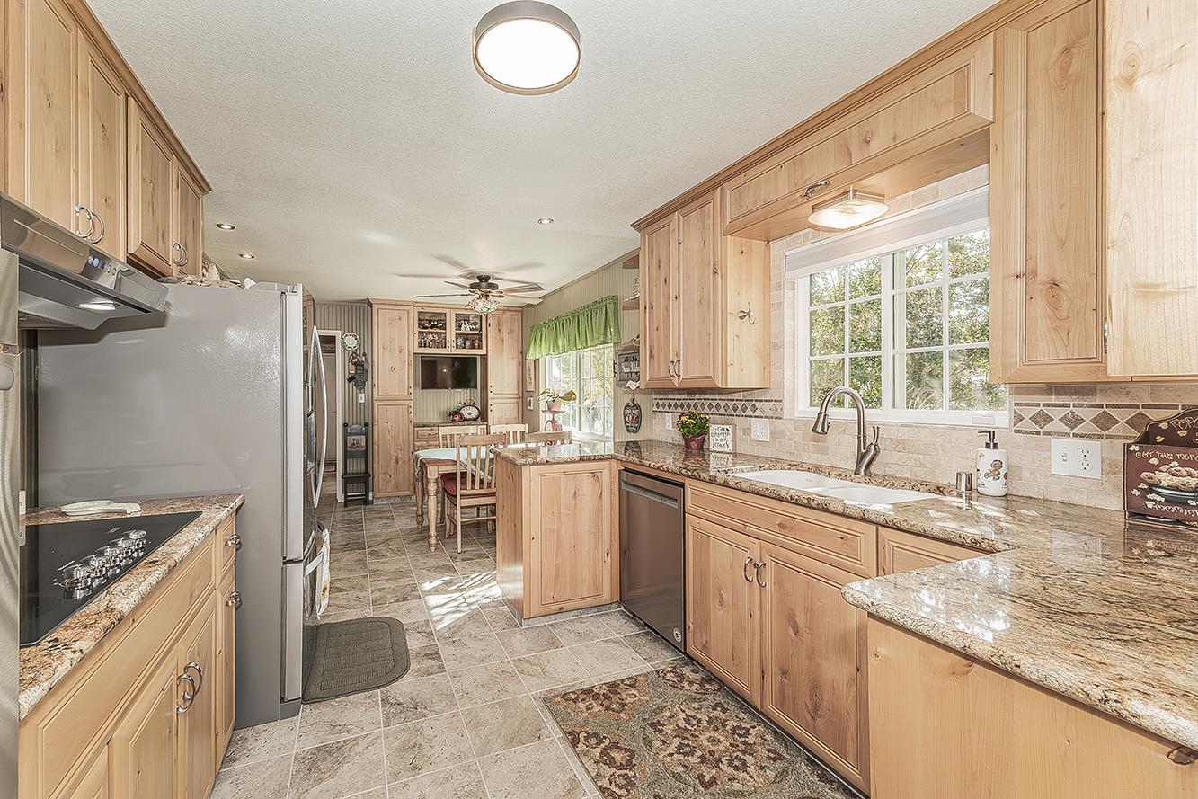 6076 N Spalding Ave, Fresno, CA 93710