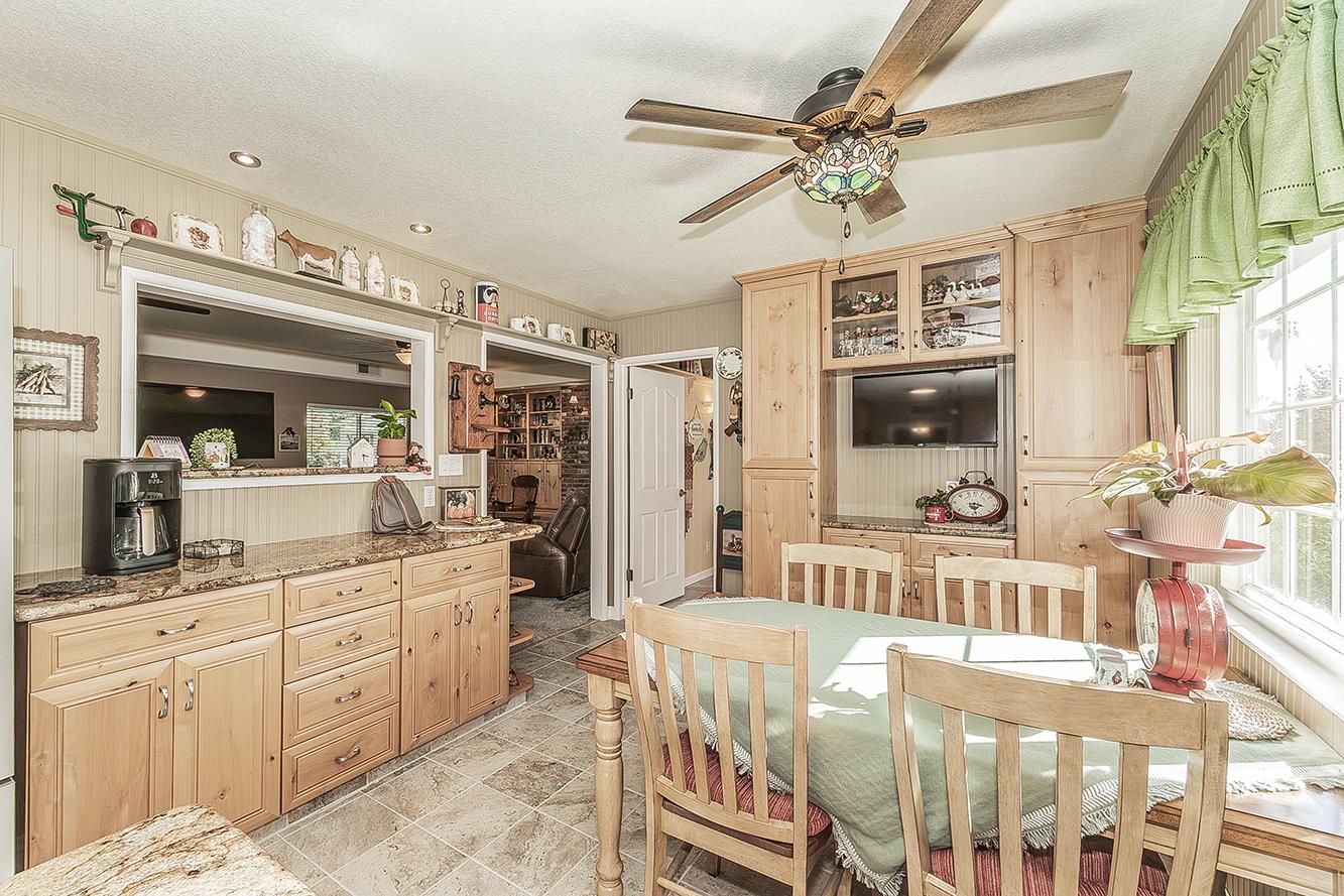 6076 N Spalding Ave, Fresno, CA 93710