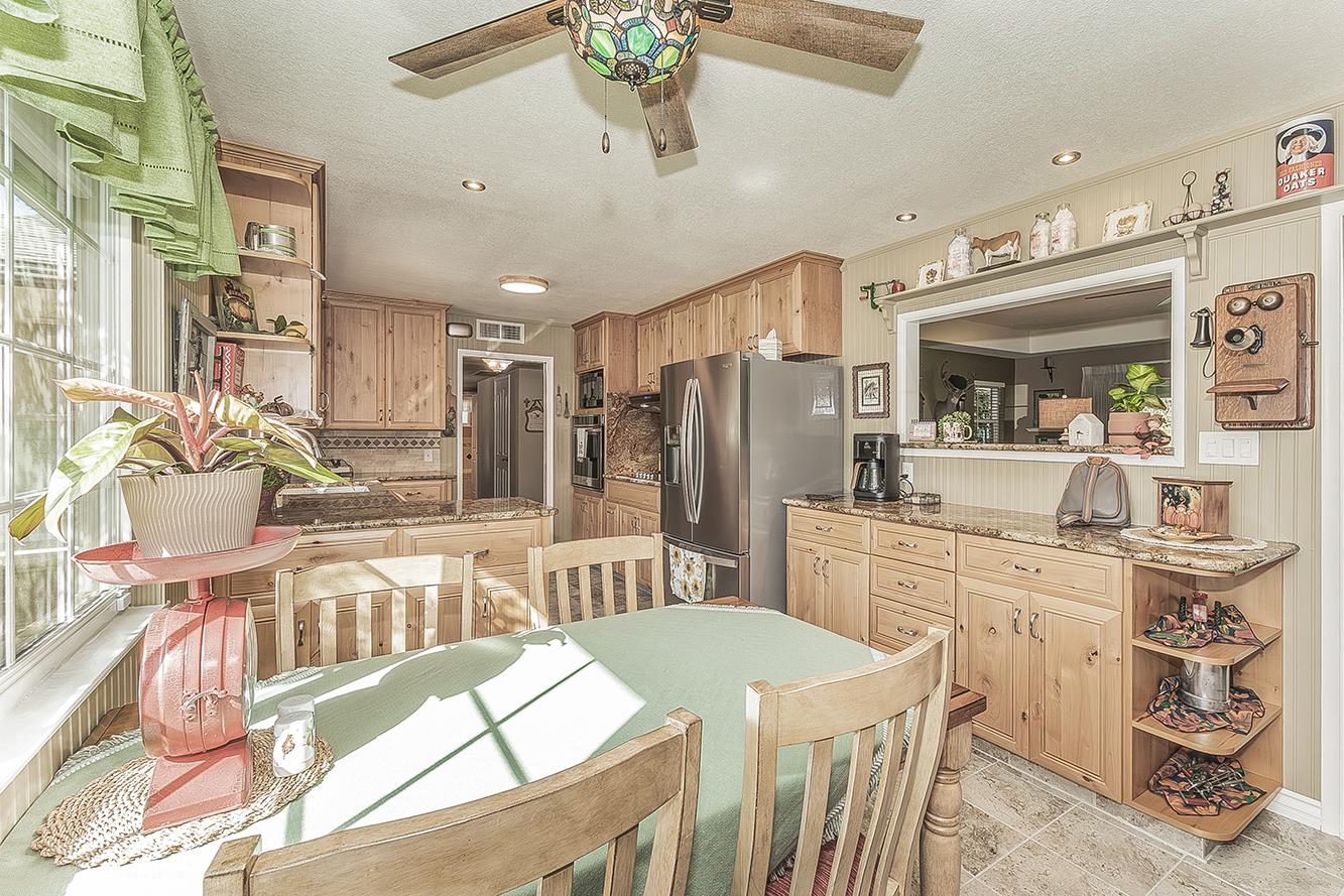 6076 N Spalding Ave, Fresno, CA 93710