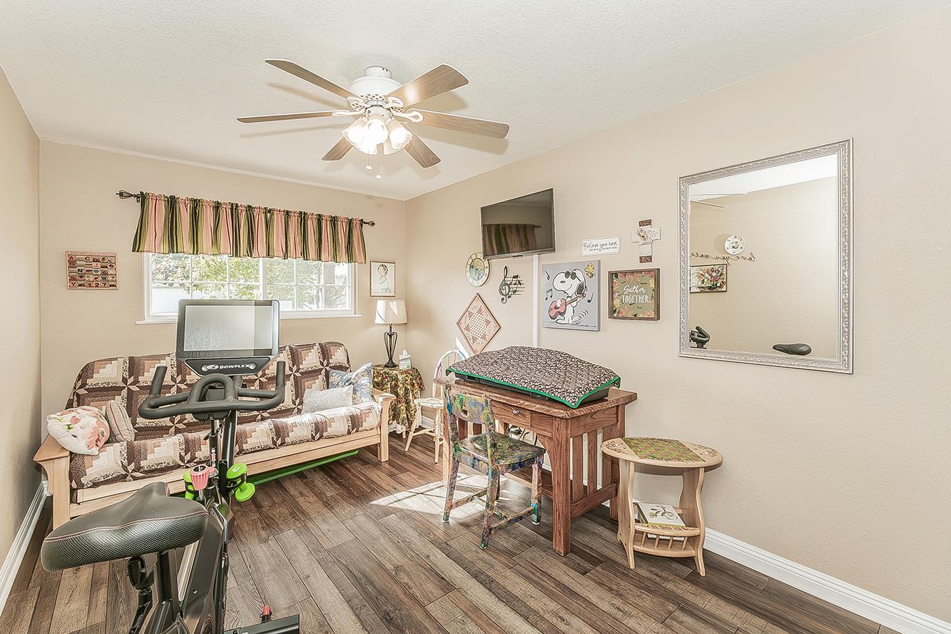 6076 N Spalding Ave, Fresno, CA 93710