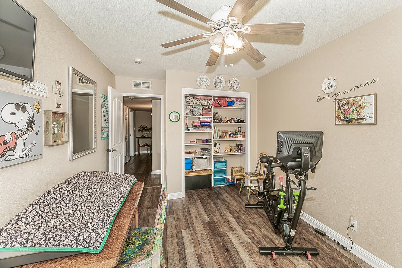 6076 N Spalding Ave, Fresno, CA 93710