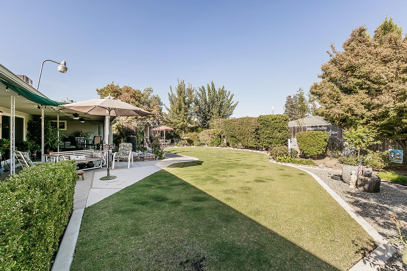 6076 N Spalding Ave, Fresno, CA 93710