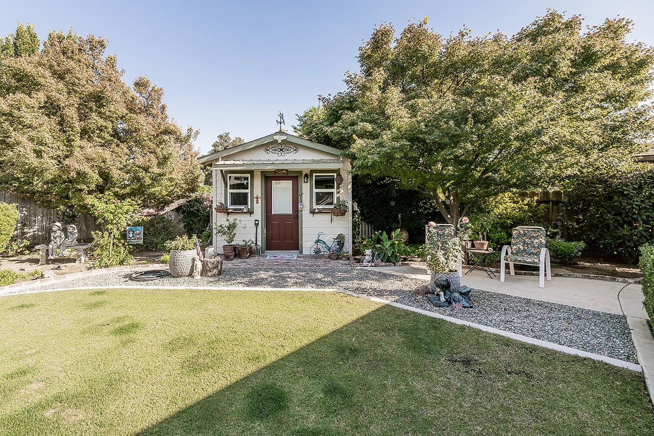 6076 N Spalding Ave, Fresno, CA 93710
