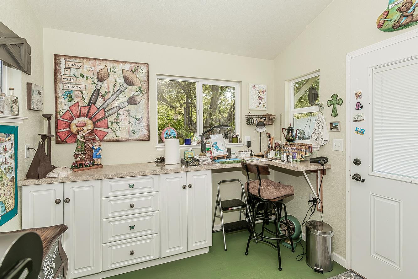 6076 N Spalding Ave, Fresno, CA 93710