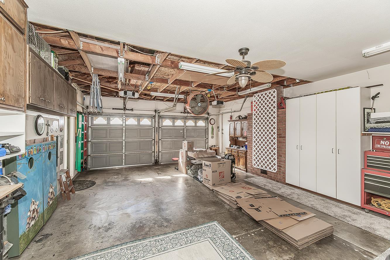 6076 N Spalding Ave, Fresno, CA 93710