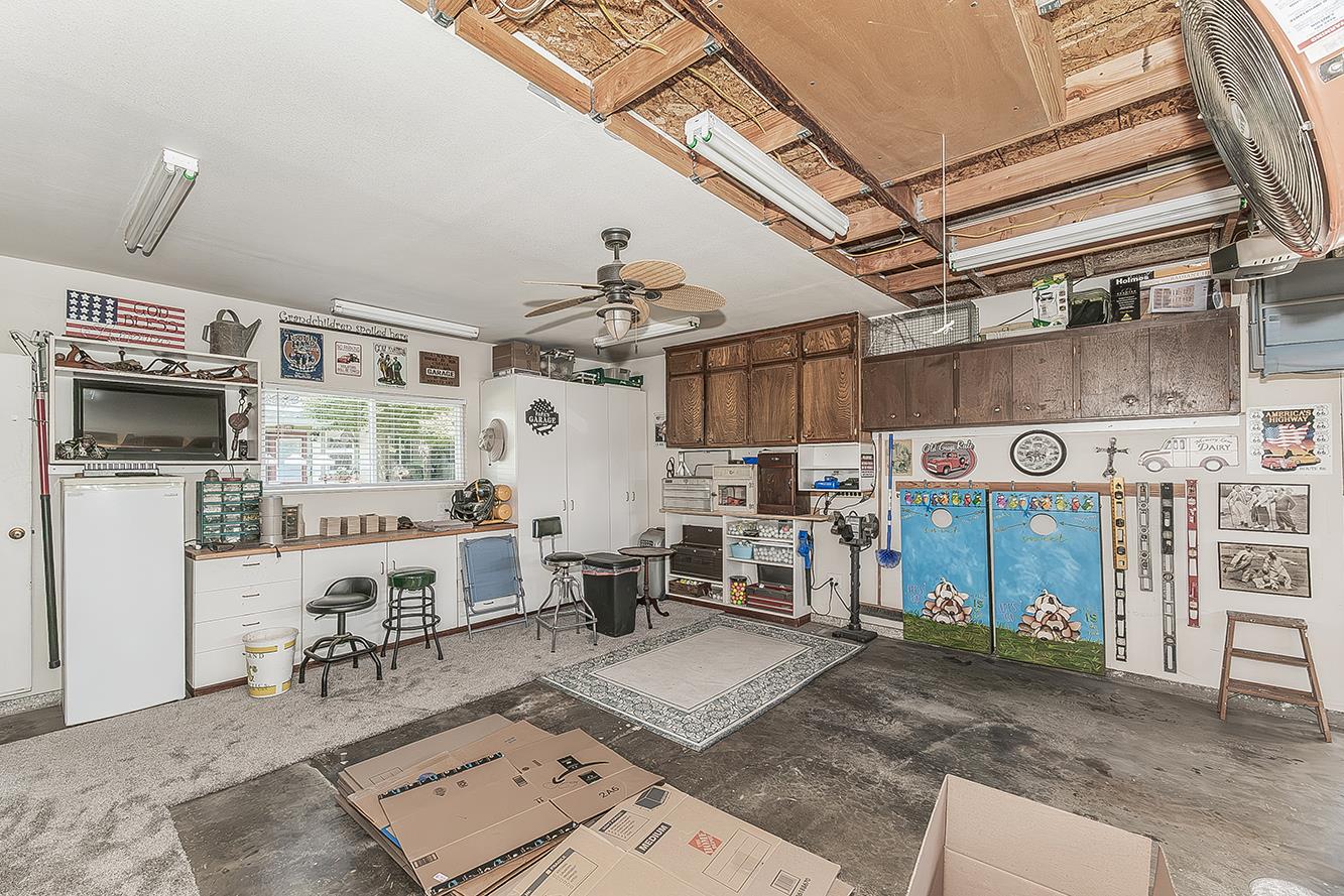 6076 N Spalding Ave, Fresno, CA 93710