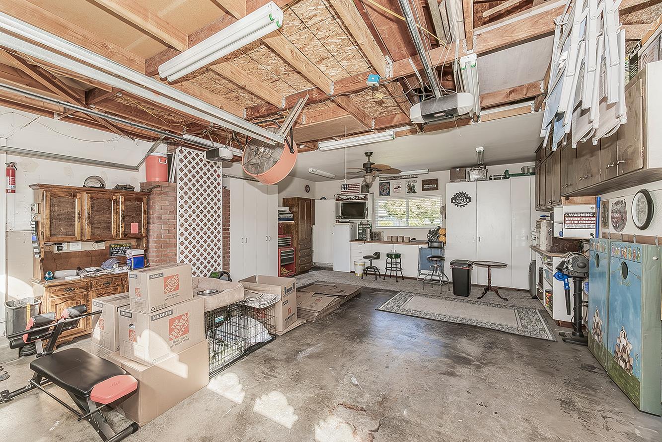 6076 N Spalding Ave, Fresno, CA 93710
