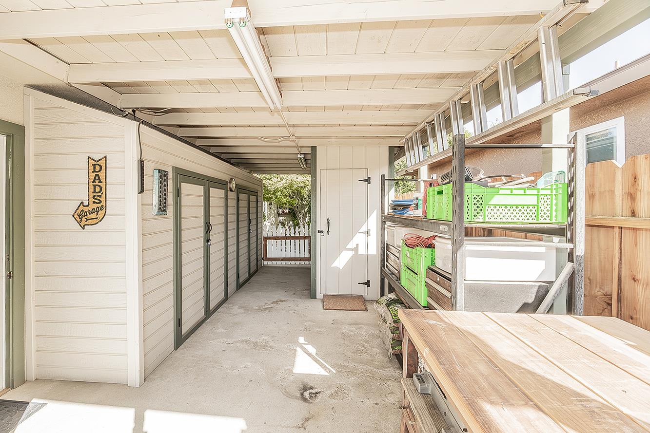 6076 N Spalding Ave, Fresno, CA 93710