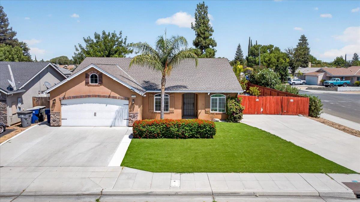 2526 N Antioch Ave, Fresno, CA 93722