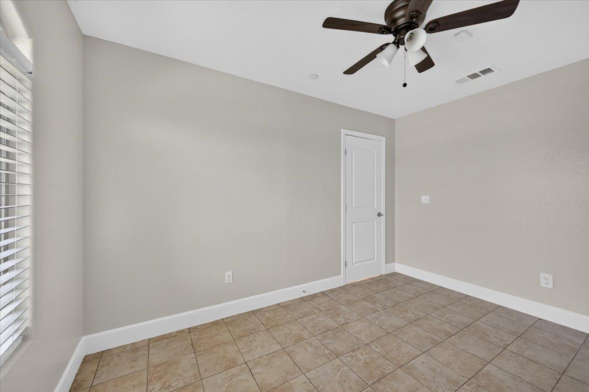 2526 N Antioch Ave, Fresno, CA 93722