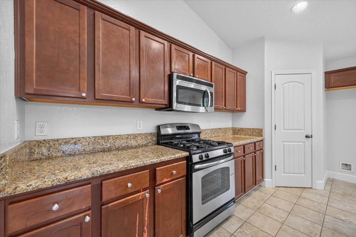 2526 N Antioch Ave, Fresno, CA 93722