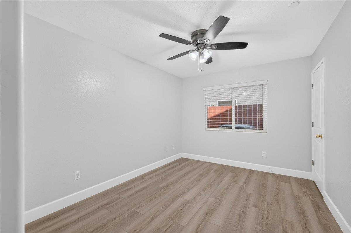 2526 N Antioch Ave, Fresno, CA 93722