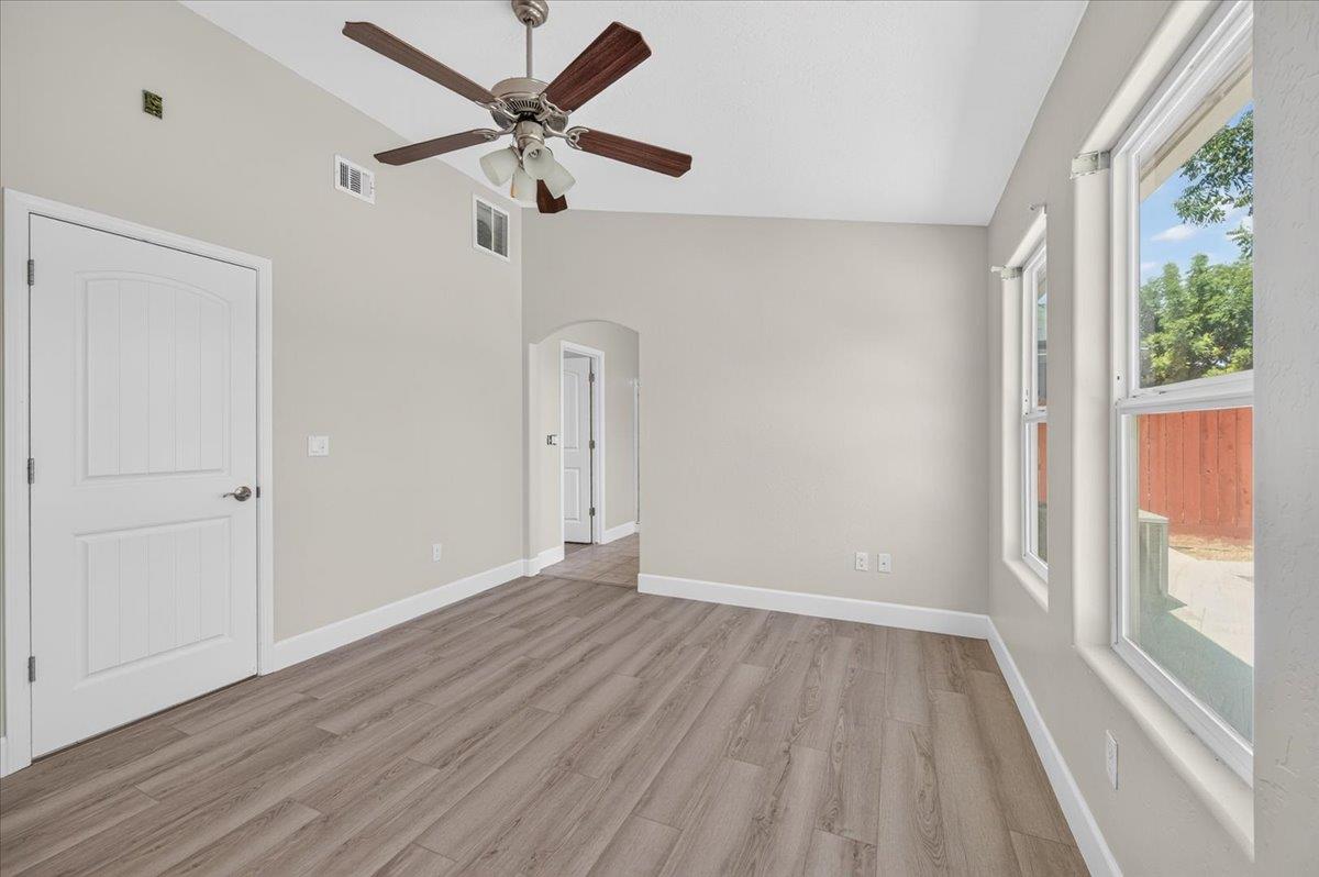 2526 N Antioch Ave, Fresno, CA 93722
