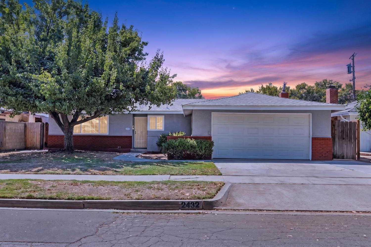 2432 E Richert Ave, Fresno, CA 93726