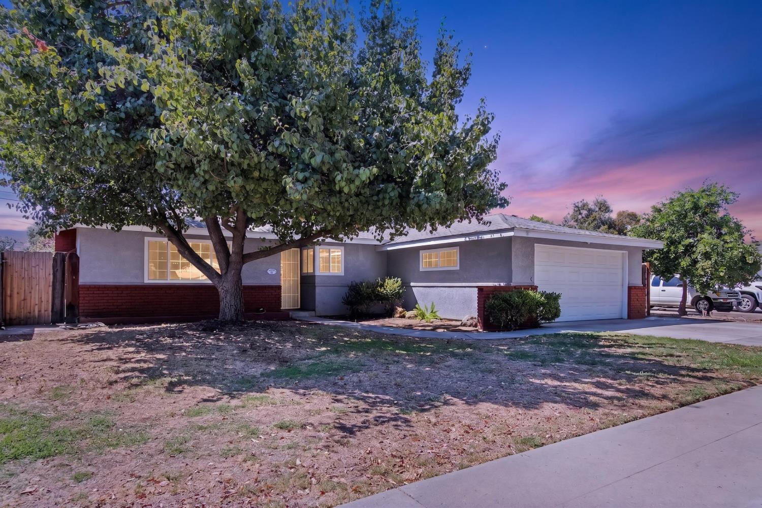 2432 E Richert Ave, Fresno, CA 93726