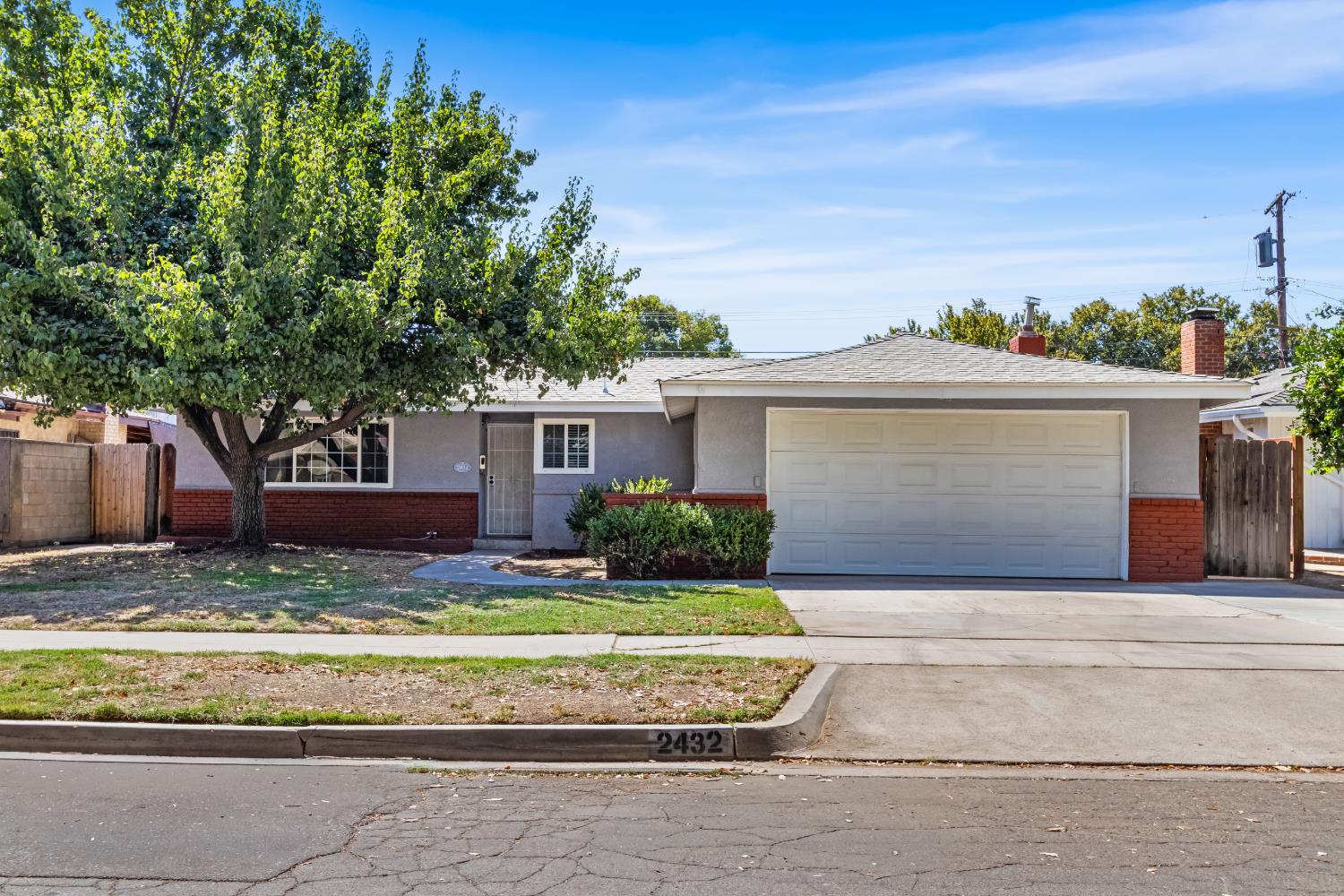 2432 E Richert Ave, Fresno, CA 93726