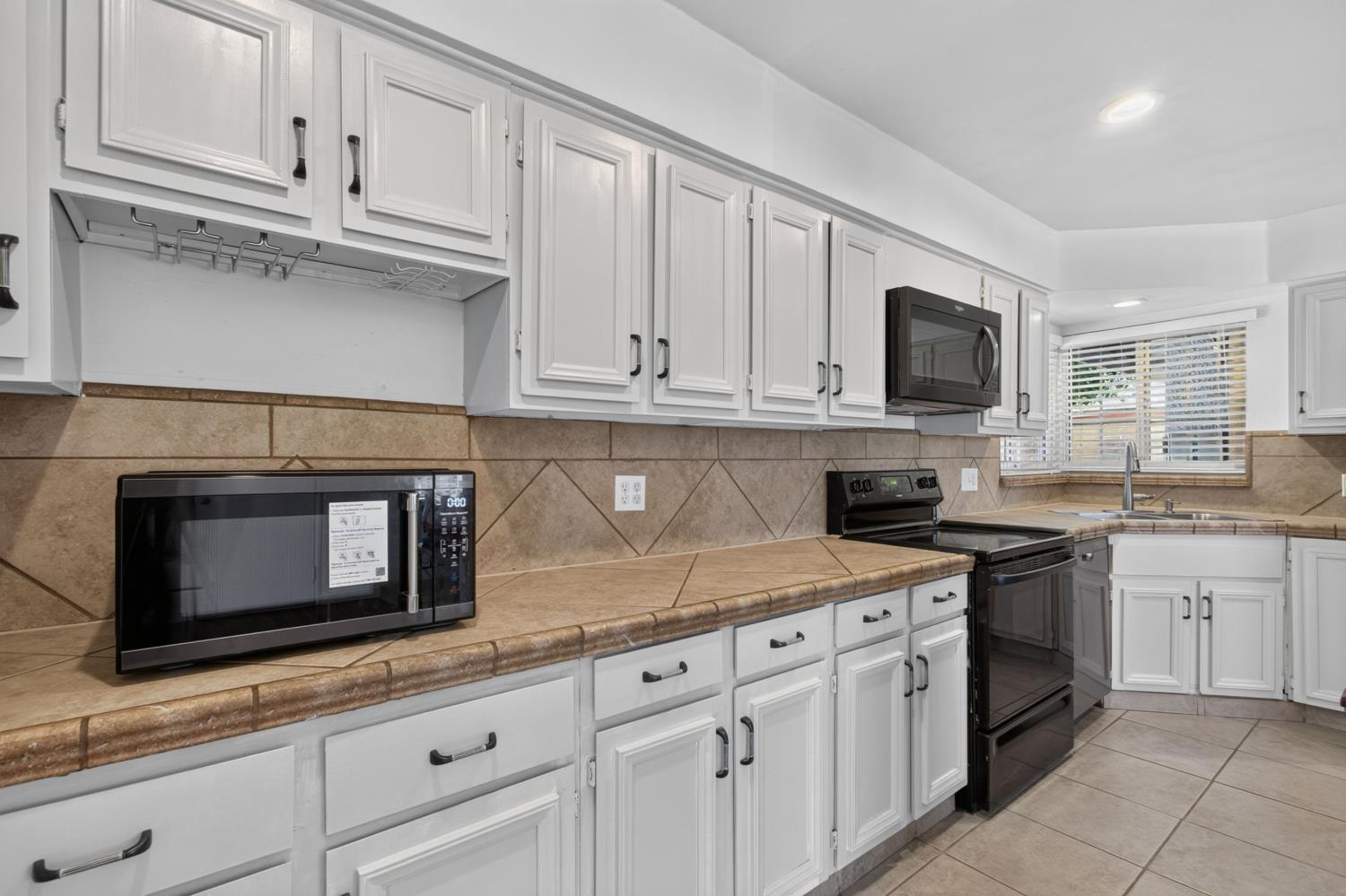 2432 E Richert Ave, Fresno, CA 93726