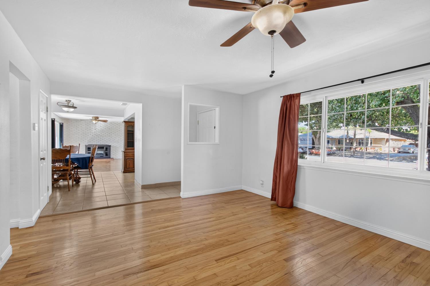2432 E Richert Ave, Fresno, CA 93726