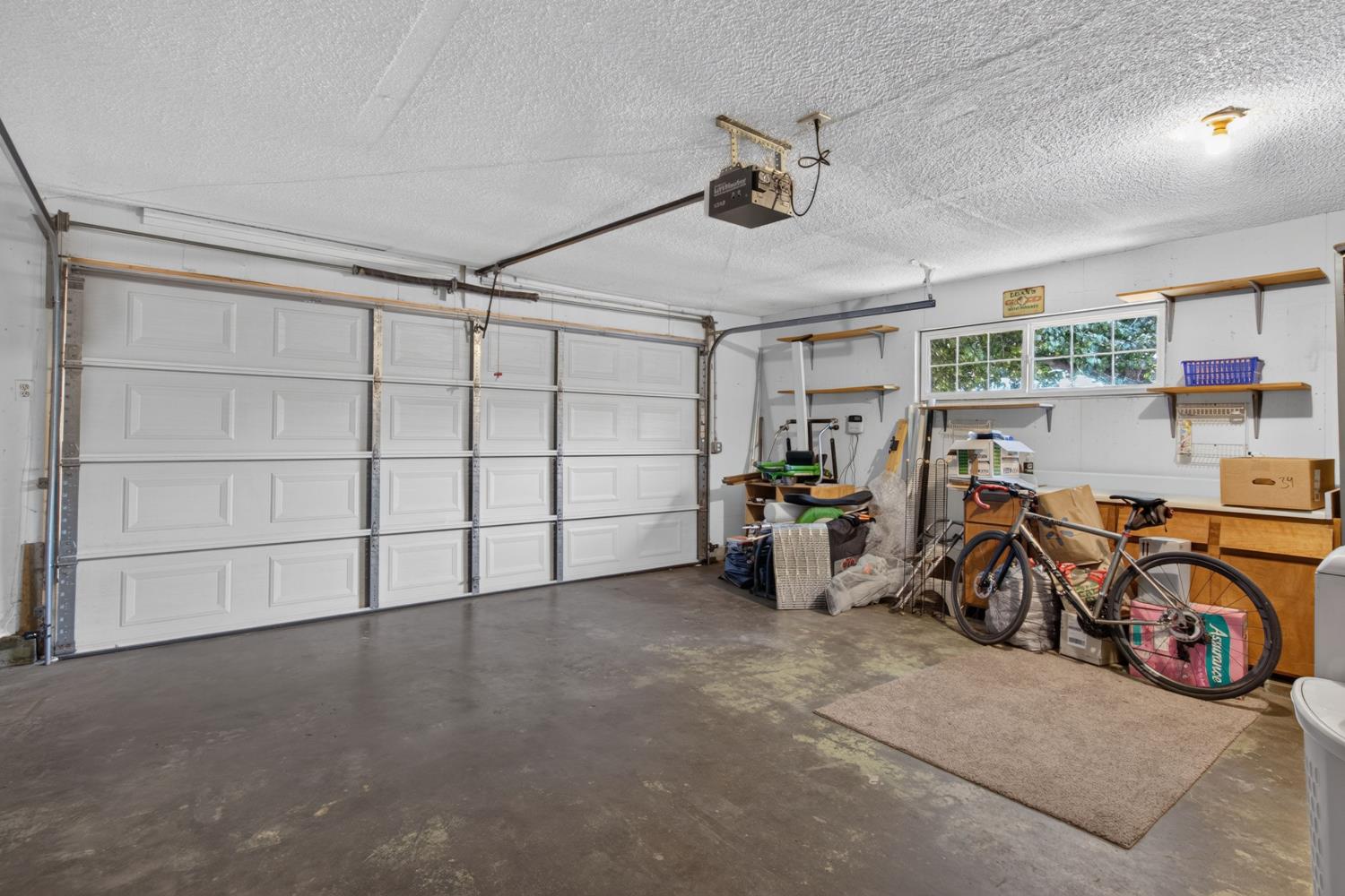 2432 E Richert Ave, Fresno, CA 93726