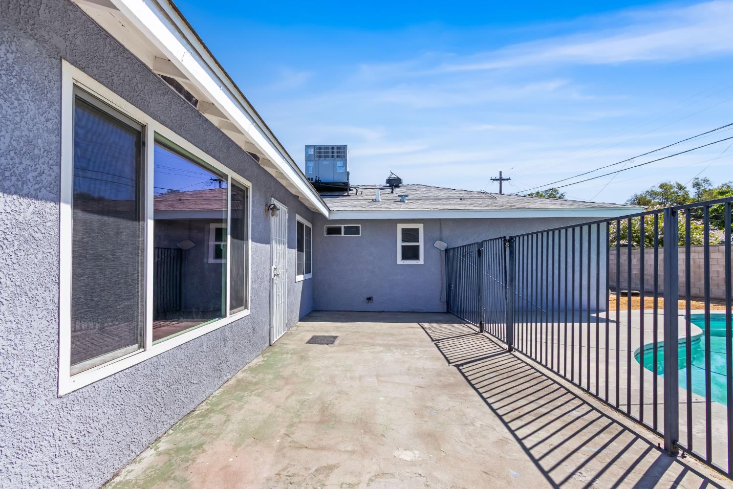2432 E Richert Ave, Fresno, CA 93726